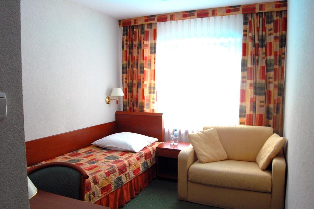 Hotel Zajazd Piastowski Kazimierz Dolny Oda fotoğraf