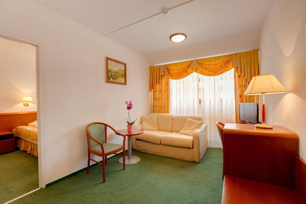 Hotel Zajazd Piastowski Kazimierz Dolny Oda fotoğraf