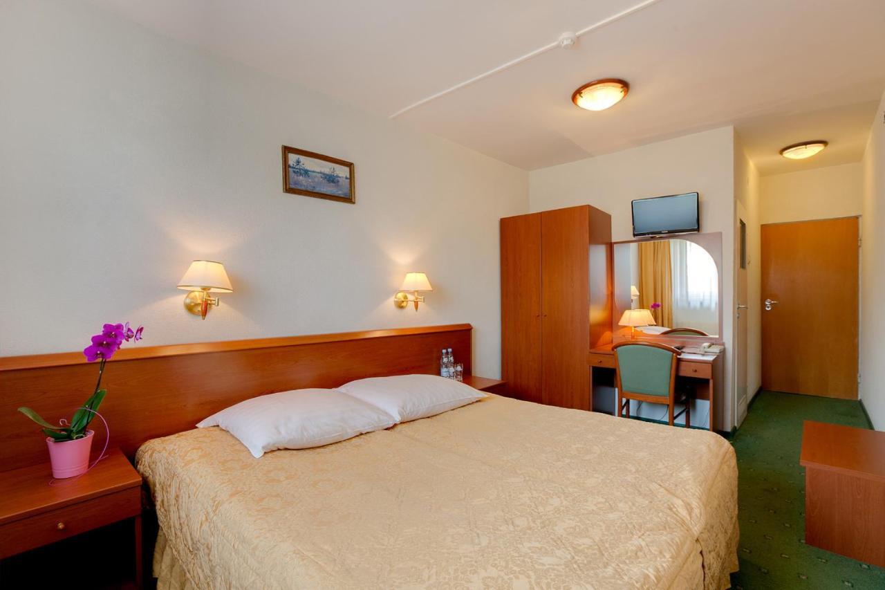 Hotel Zajazd Piastowski Kazimierz Dolny Oda fotoğraf